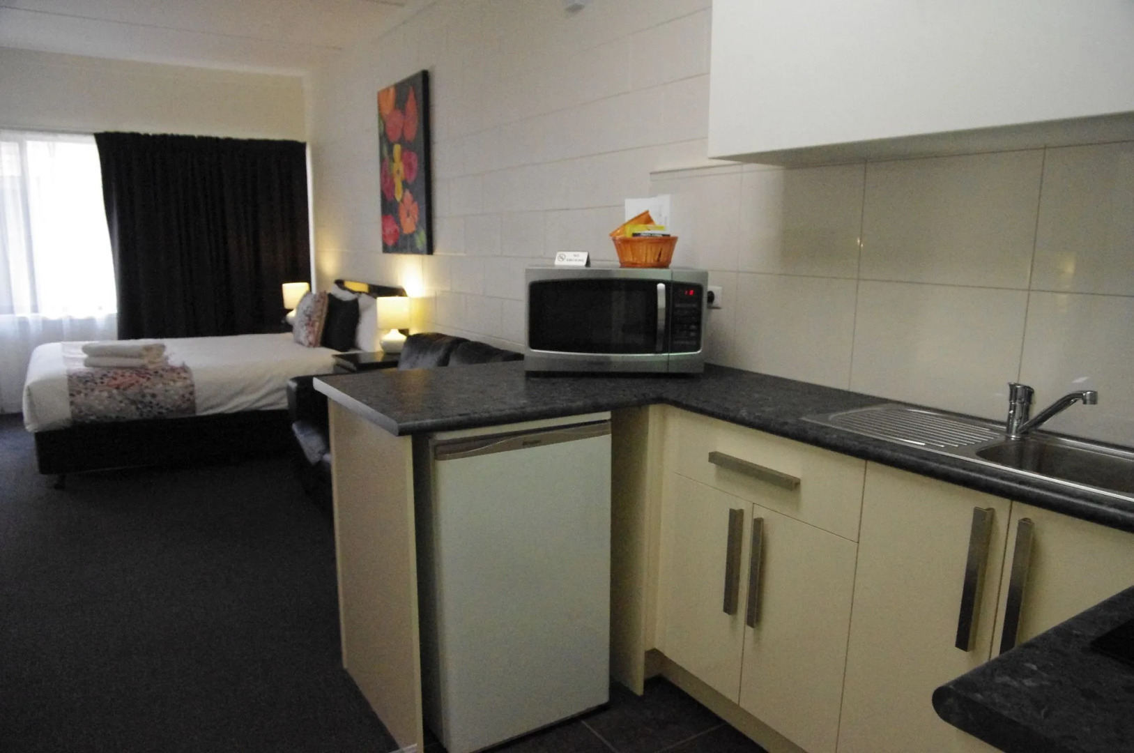 Hamilton Lakeside Motel