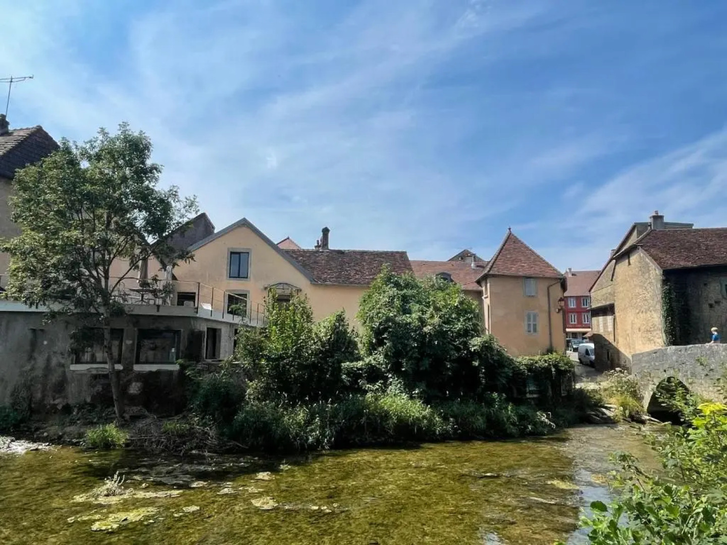 Maison près de la rivière