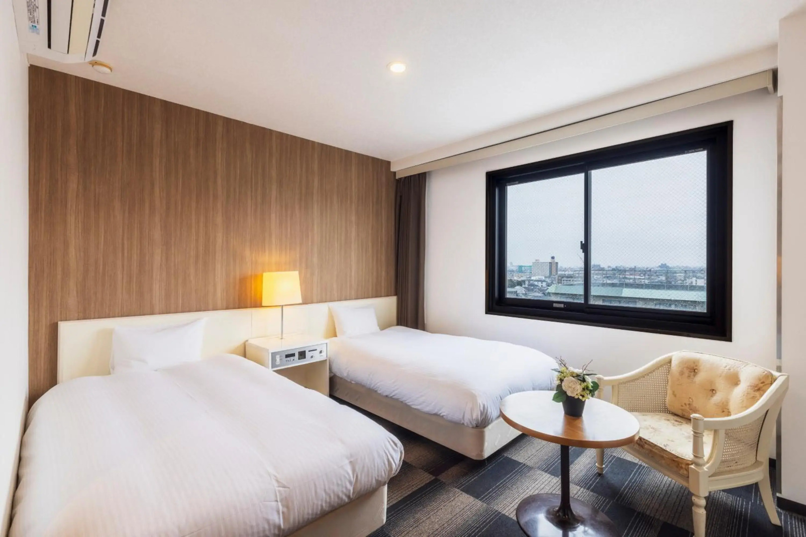 City Hotel Airport in Prince