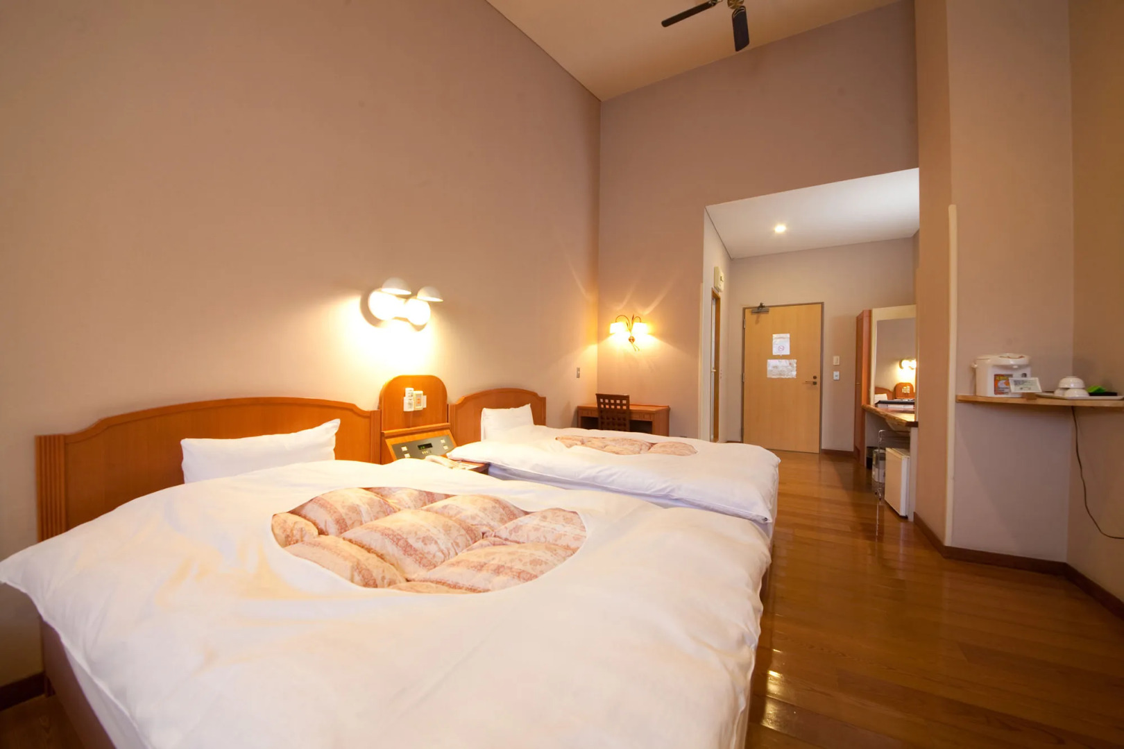 Yufuin Yawaraginosato Yadoya