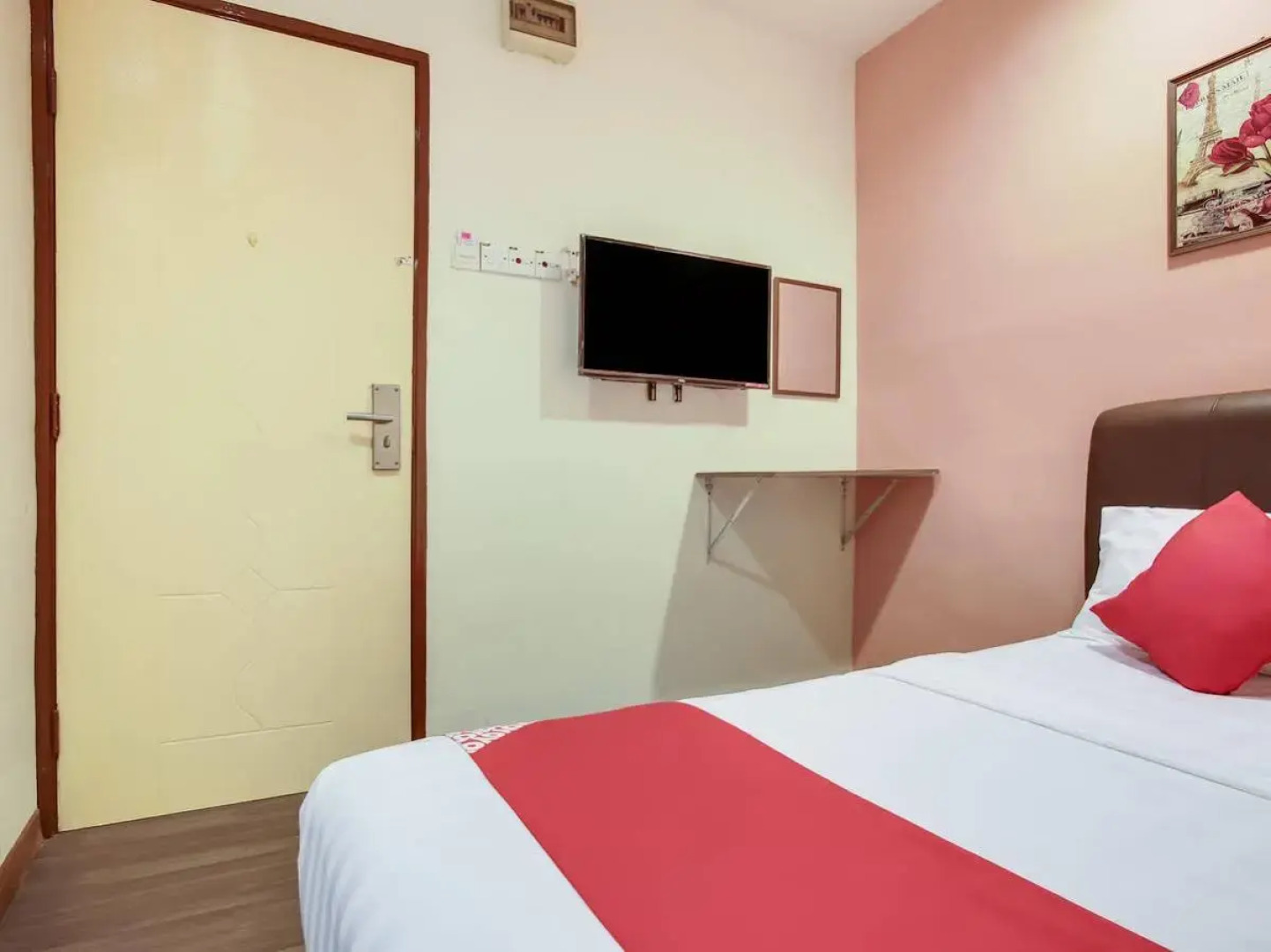 Hotel O Taj (seksyen 7)