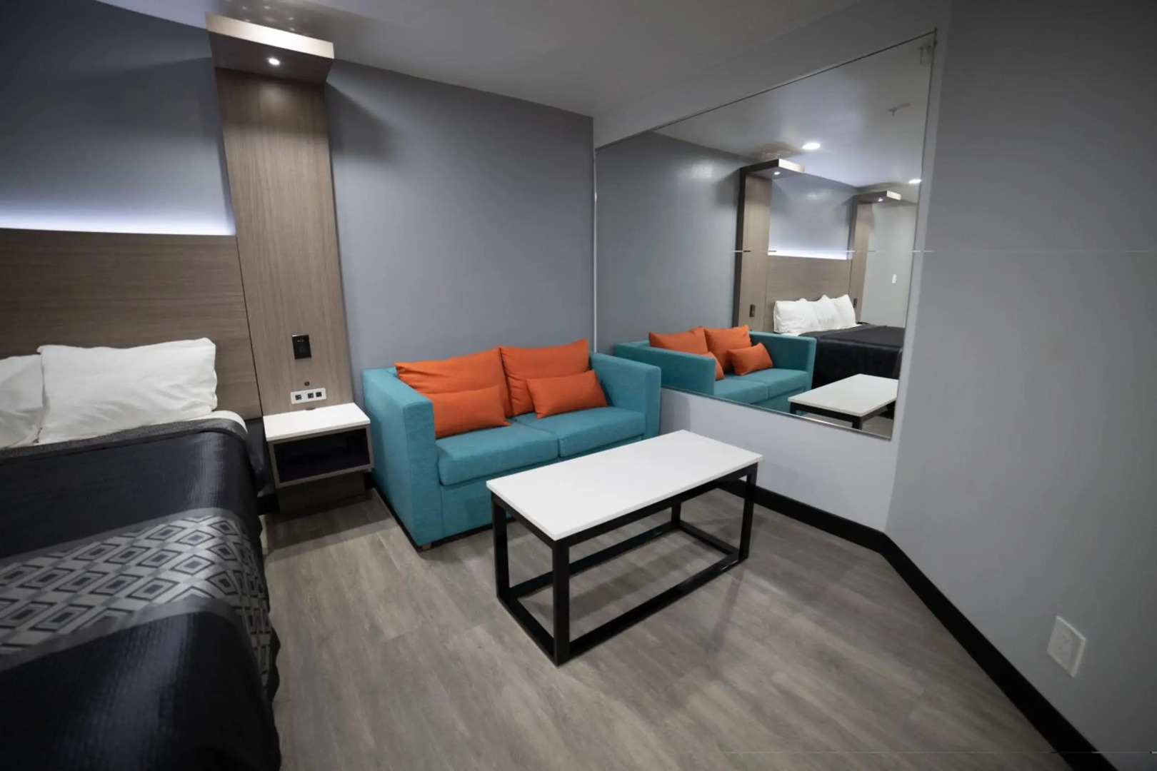 Express Inn & Suites