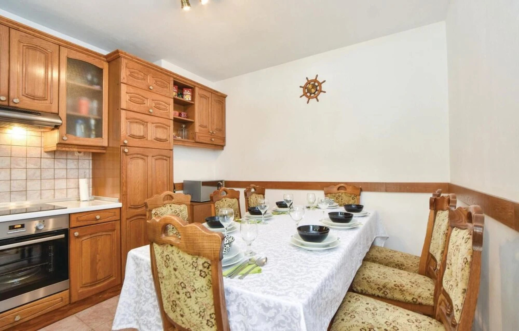 Beautiful Home in Jesenice With Wifi and 3 Bedrooms