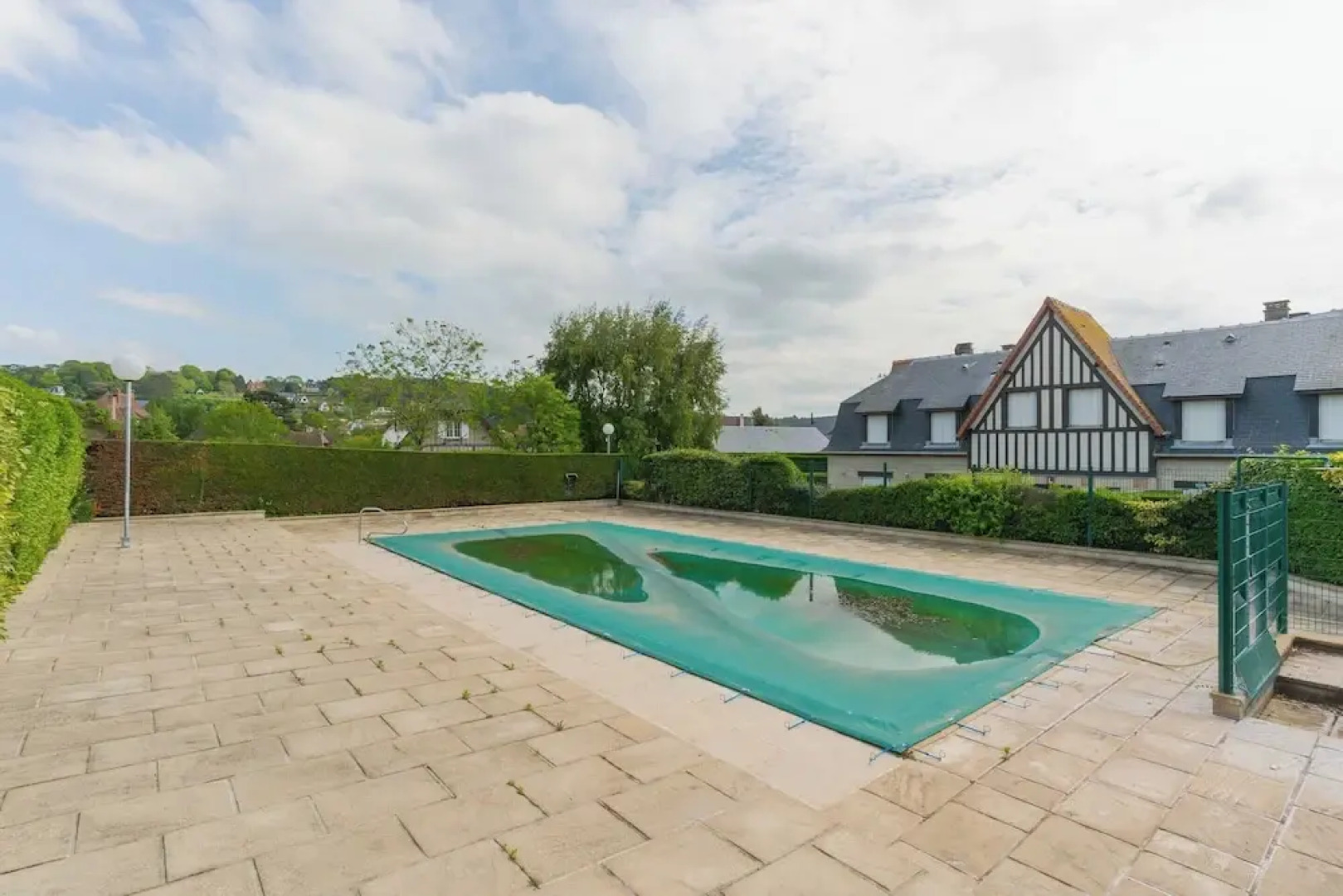 Renovated Apartment Sleeping 6 - Pool and Tennis