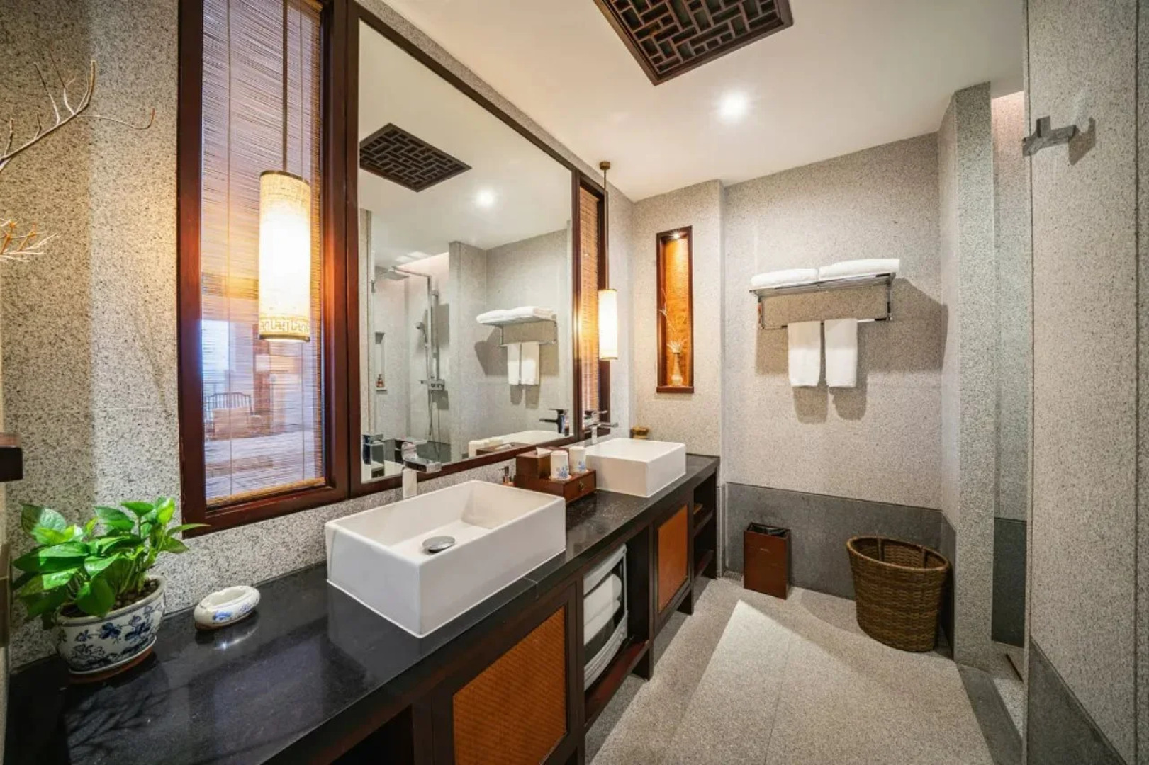 Yunfu Xinxing Chanquan Resort Hotel