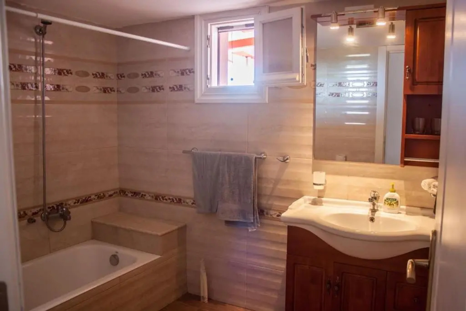 Secluded 3 BR House 5 mins from Kapsali