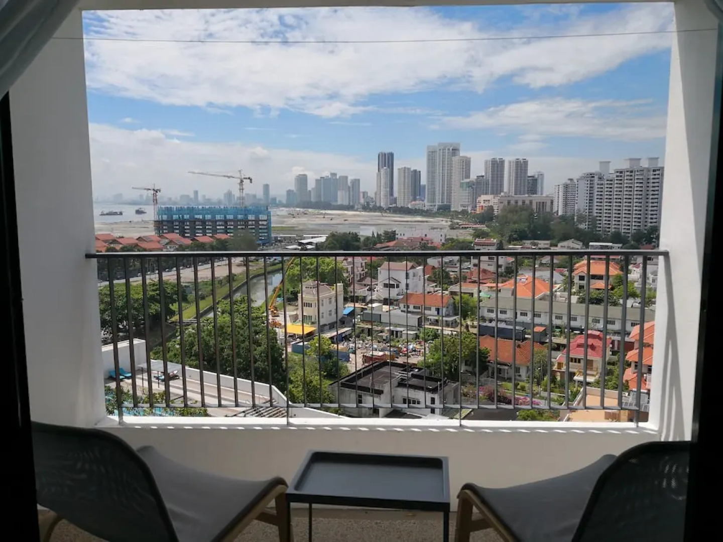 3BR Seaview Suite Gurney Drive