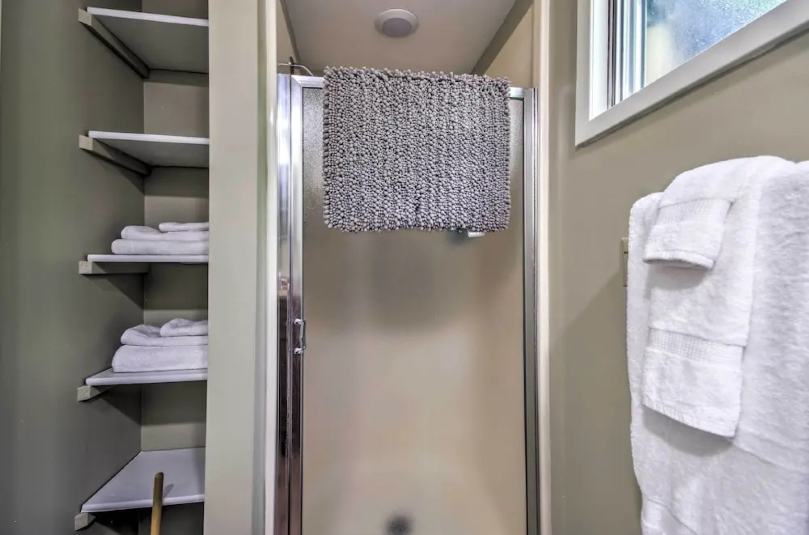 Porch, Dock & Deck: Lake of the Ozarks Oasis!