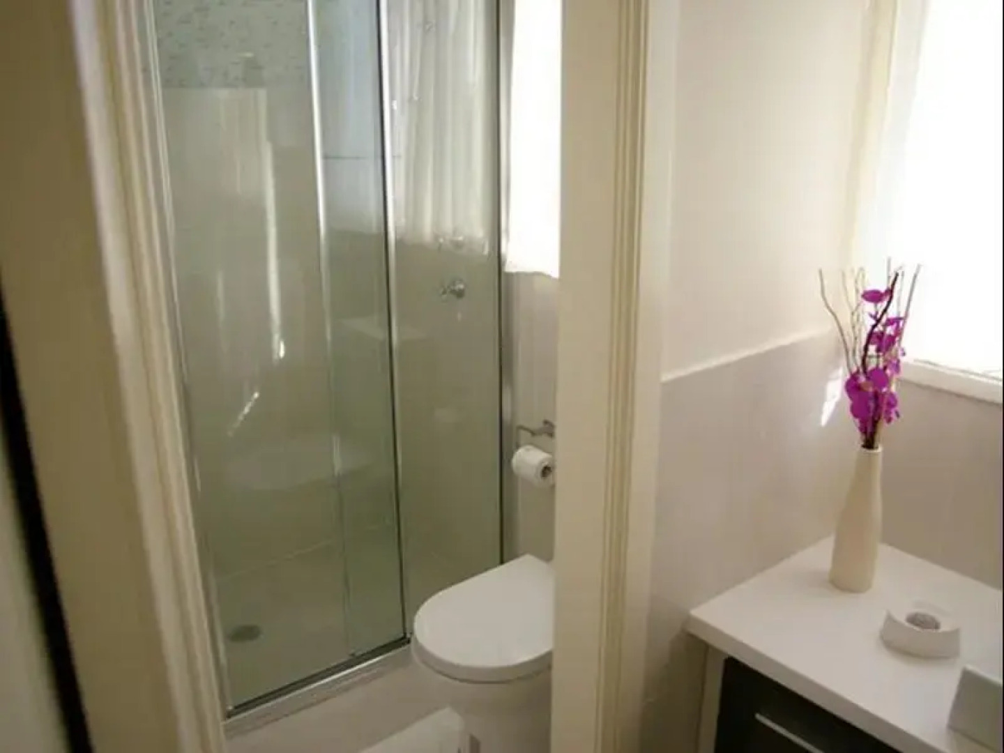 Deakin Executive Apartment