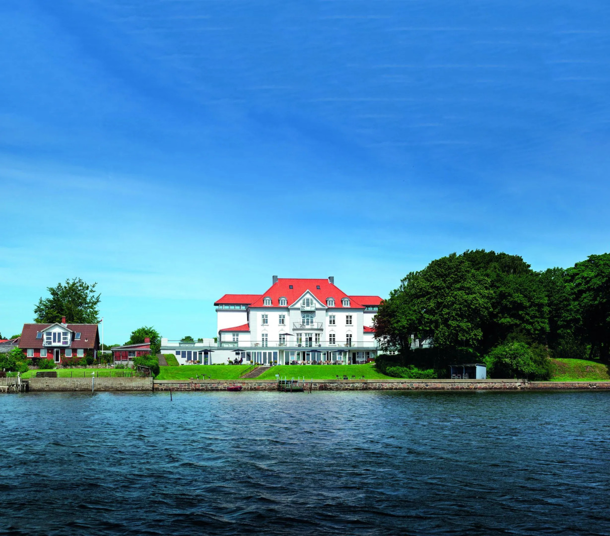 Sixtus Sinatur Hotel og Konference