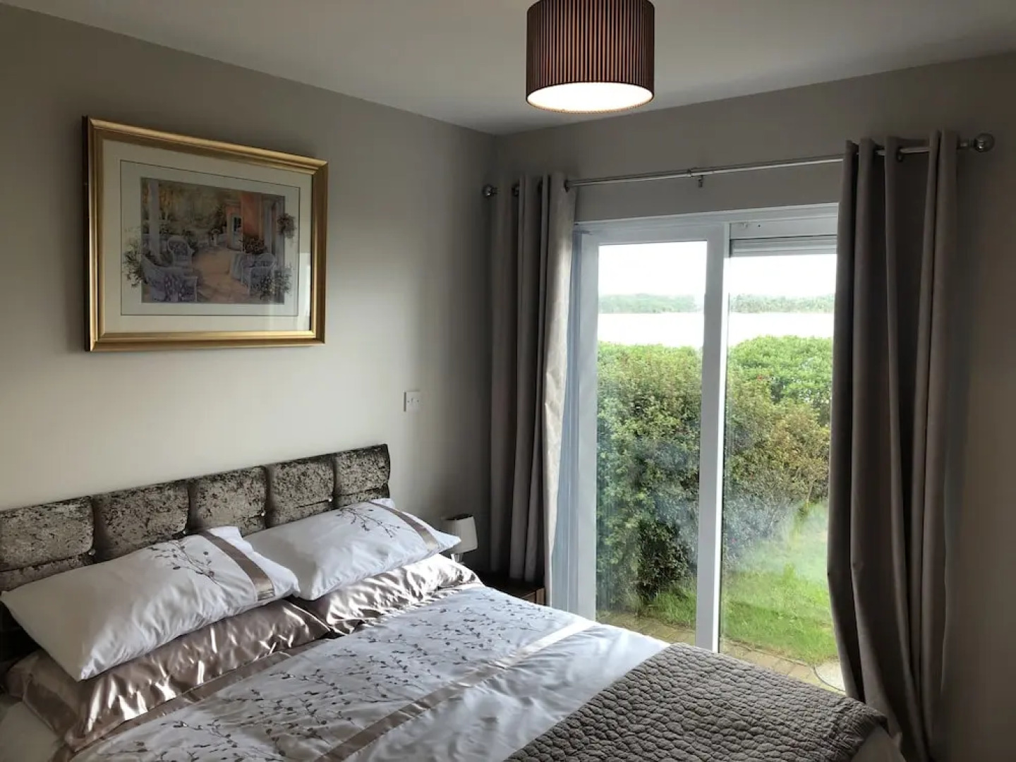 Immaculate 3-bed Apartment in Dundrum Co Down