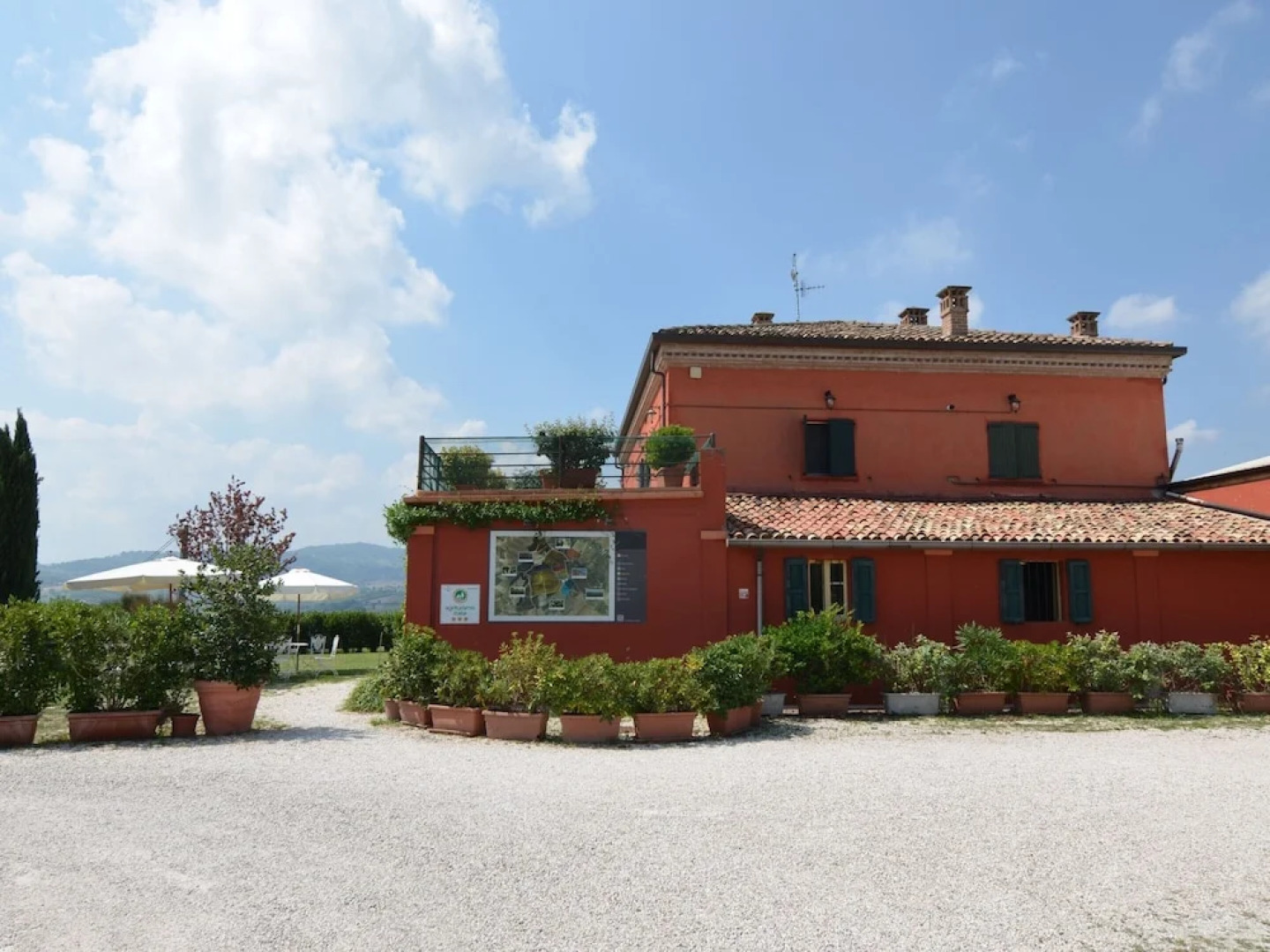 Apartment in Coriano Near Vineyards & Beaches