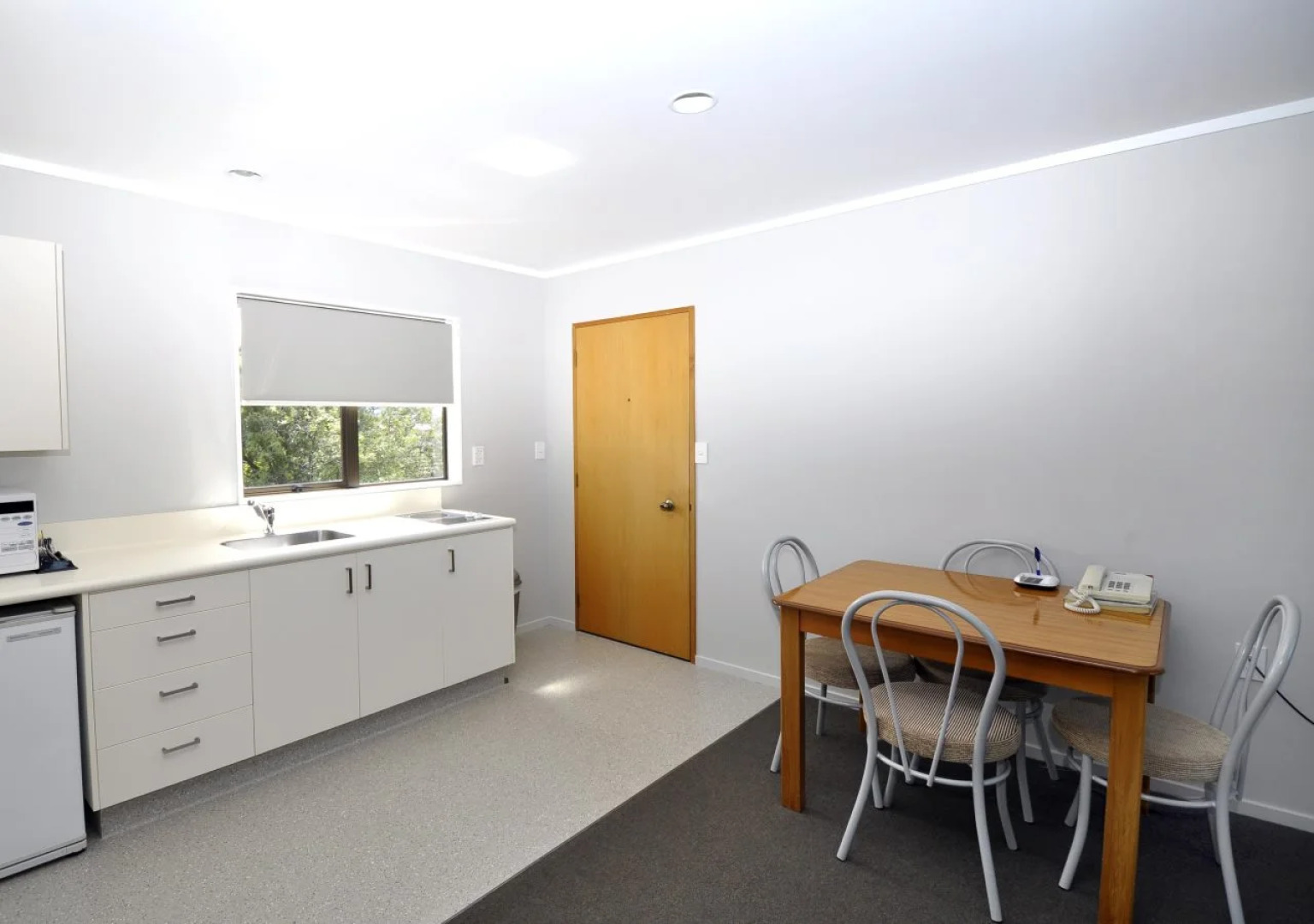 Knightsbridge Court Motor Lodge