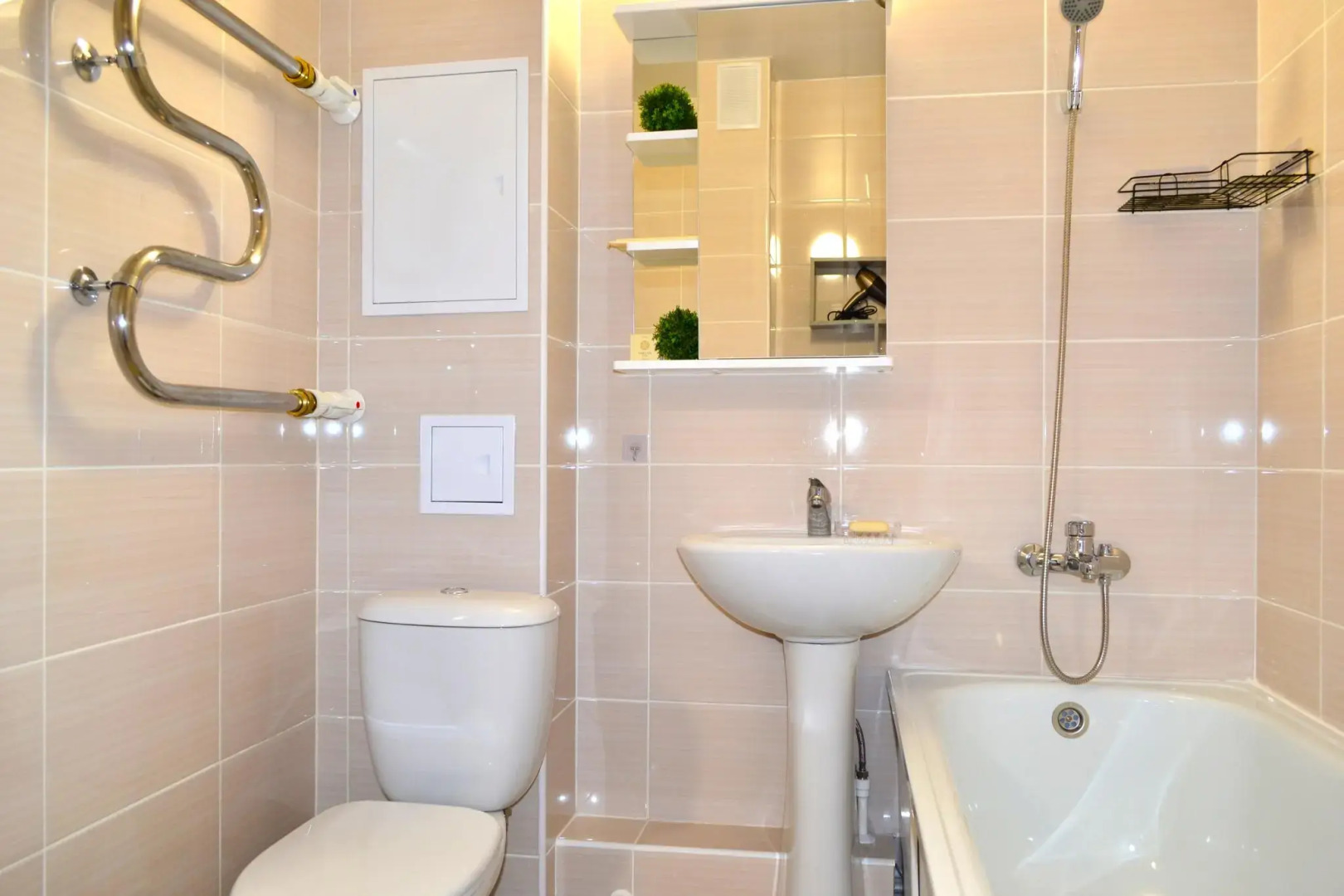 ЭмиЛи на улице Конструкторов 29А к1