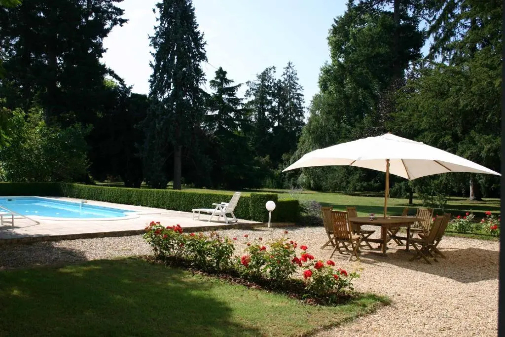 Château La Gentilhommière du Puits Notre-Dame 30 rue de l'église 24110 Saint Léon sur l'Isle