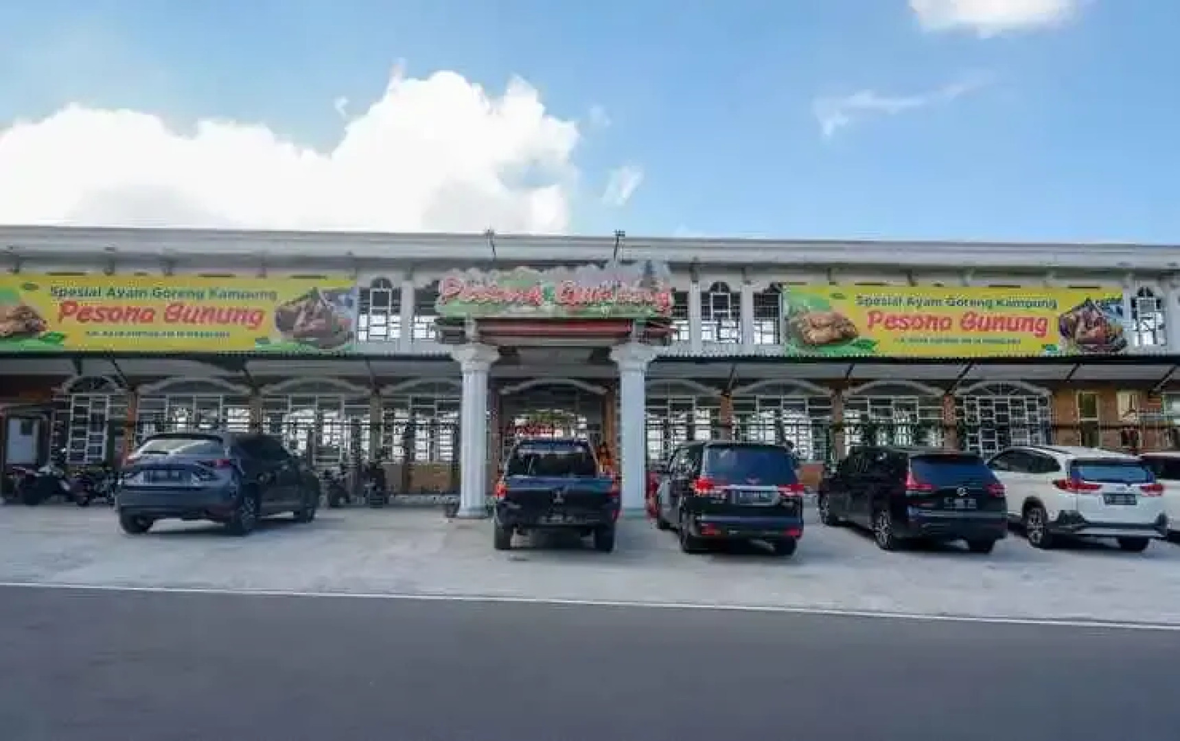 Urbanview Hotel Mountain Palace Kopeng