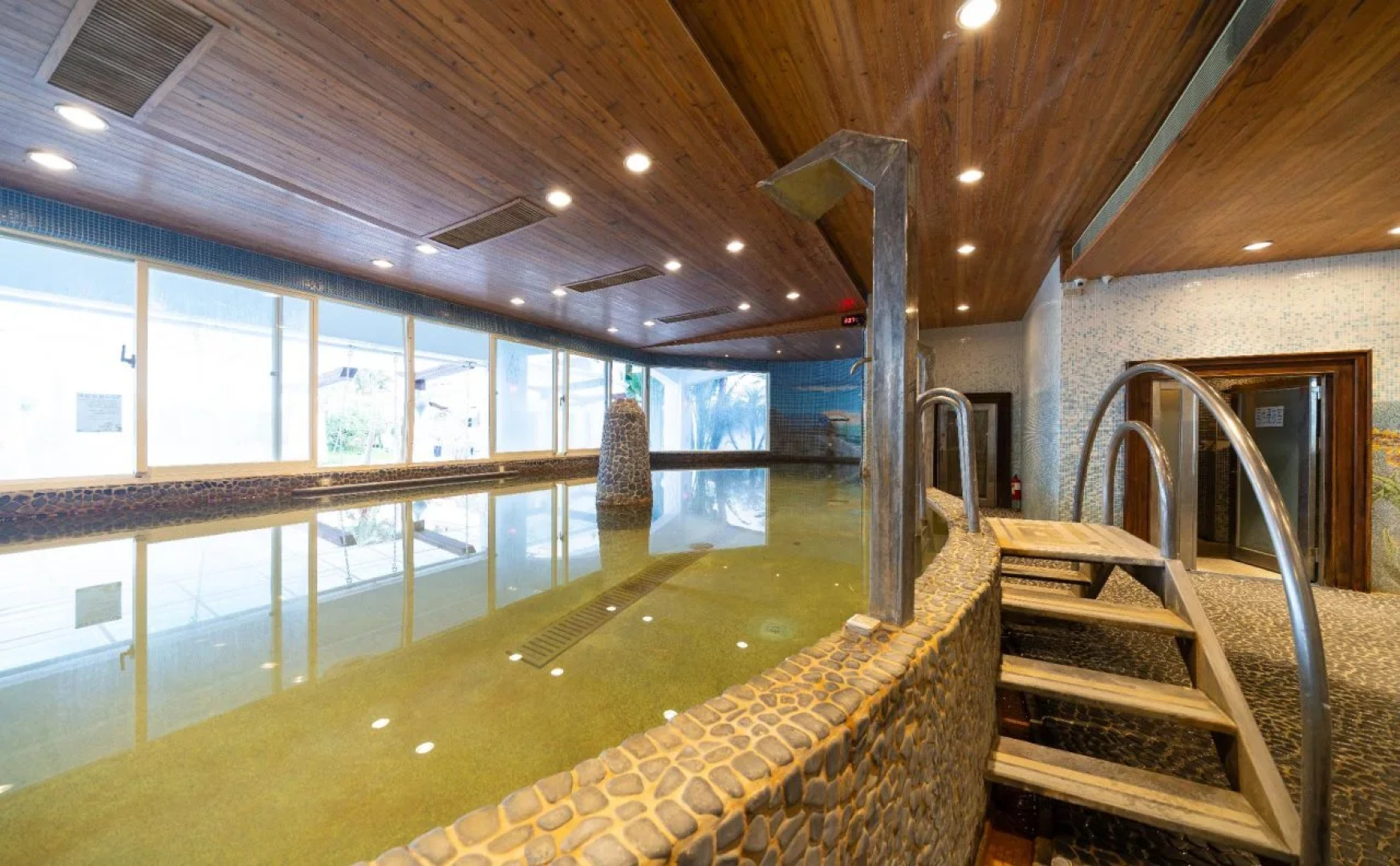 Shangrila Boutique Hotel