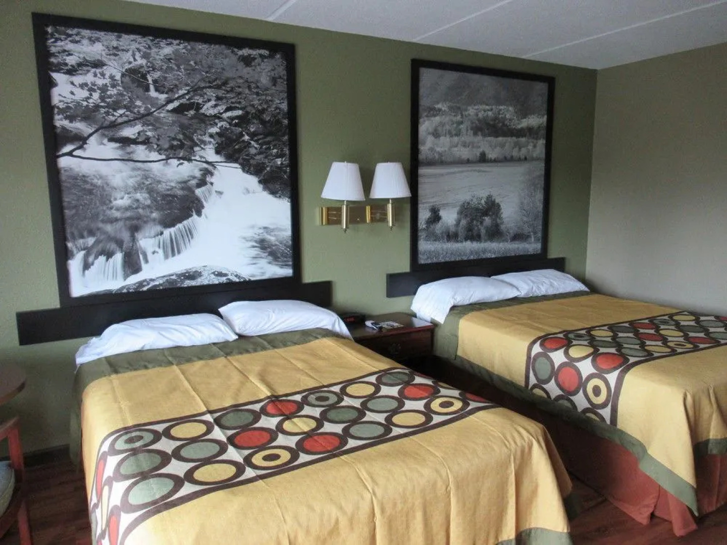 Super 8 by Wyndham Kingsport /I-81