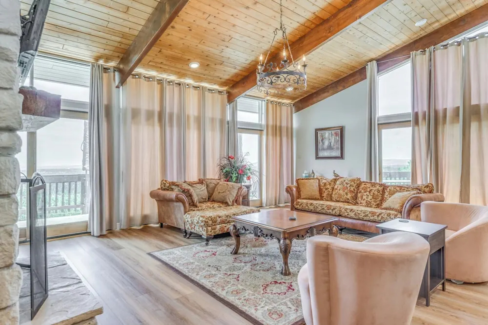 Serene Alto Cabin w/ Mountain Views & Fire Pit!