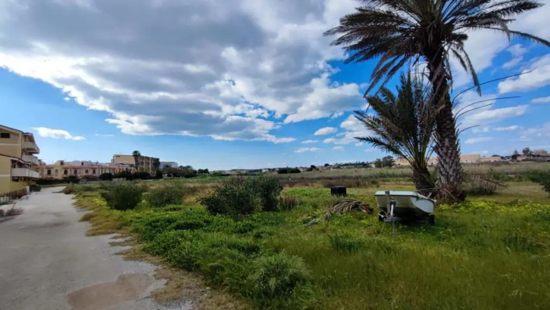 via dei pini n°63 int. 1