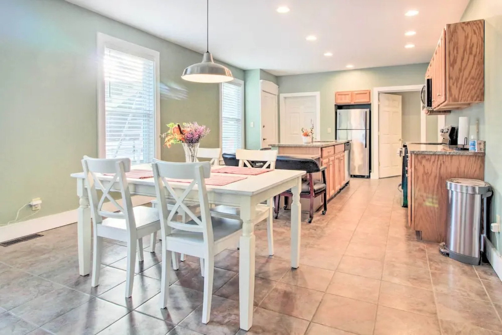 Comfy Ludlow Apartment ~ 3 Mi to Okemo Resort