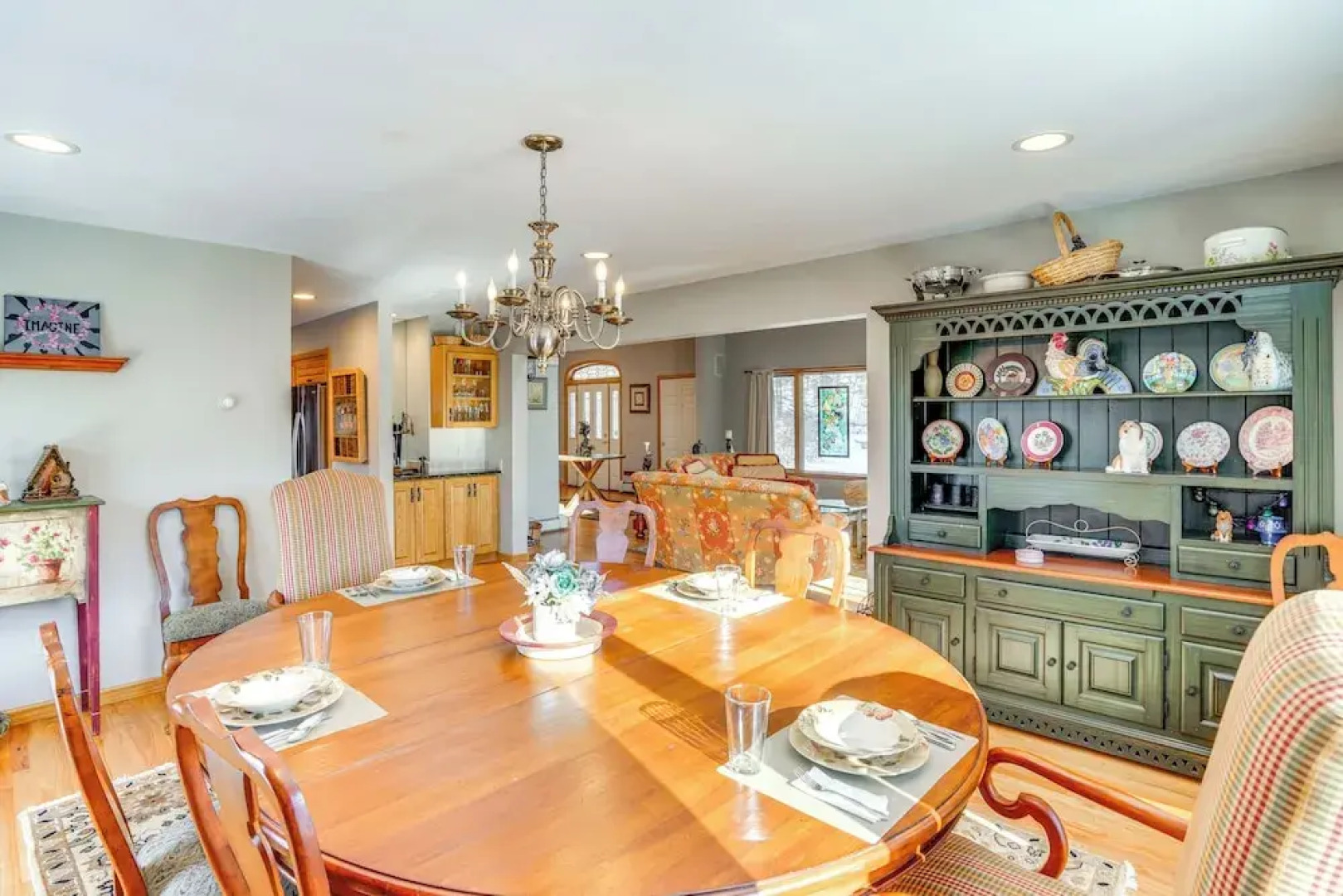 < 1 Mi to Hunter Mtn: Spacious Home w/ Hot Tub!