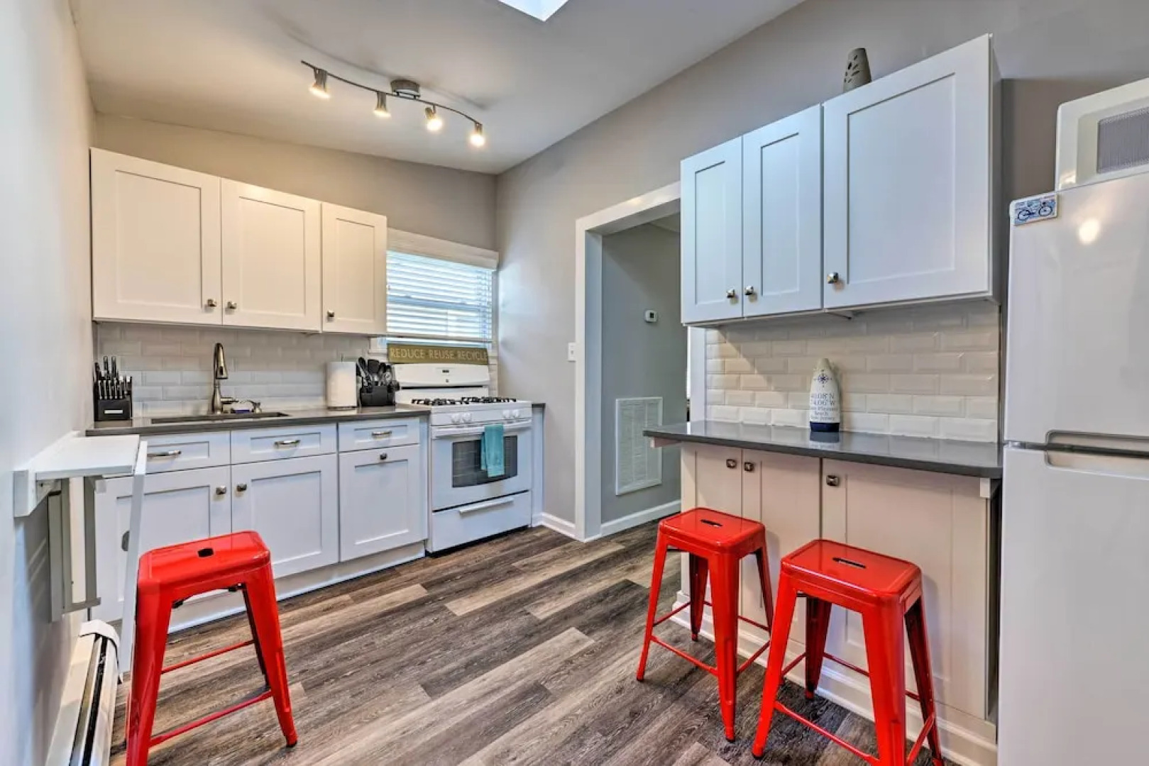 Gulf Coast Cottage - Walk to Beach & Boardwalk!