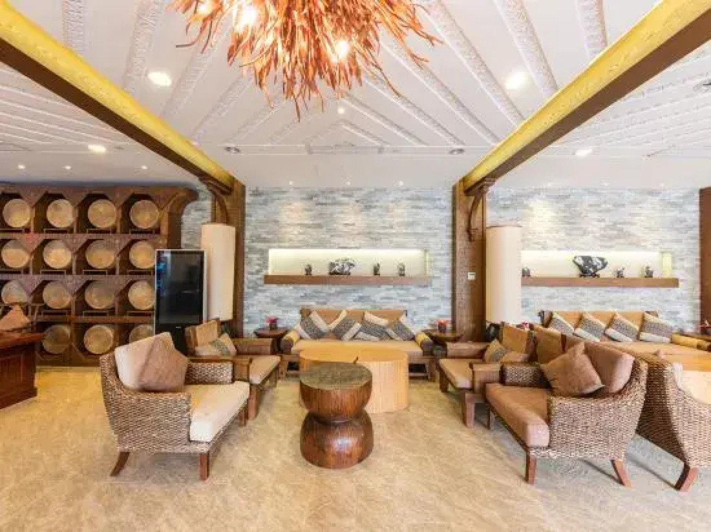 Nverzhai Holiday Hotel