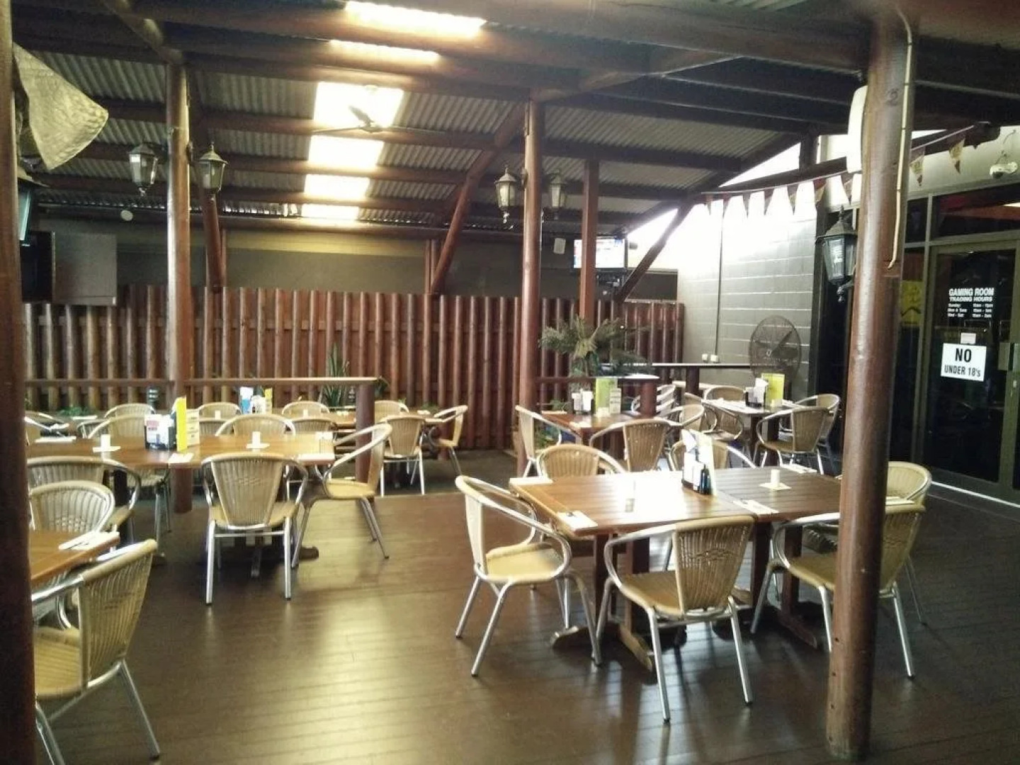 Young Australian Hotel