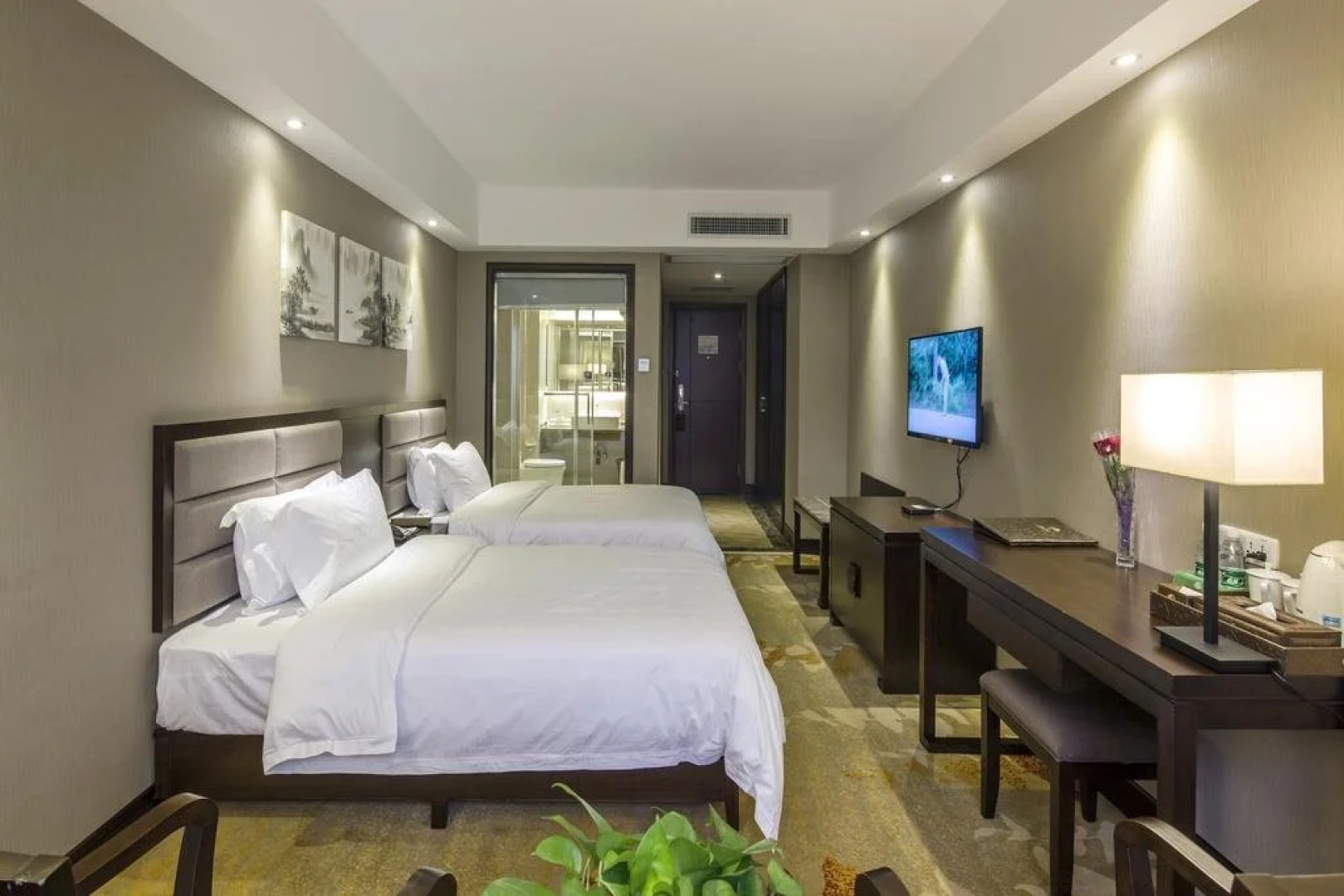 Camphor Forest Hotel