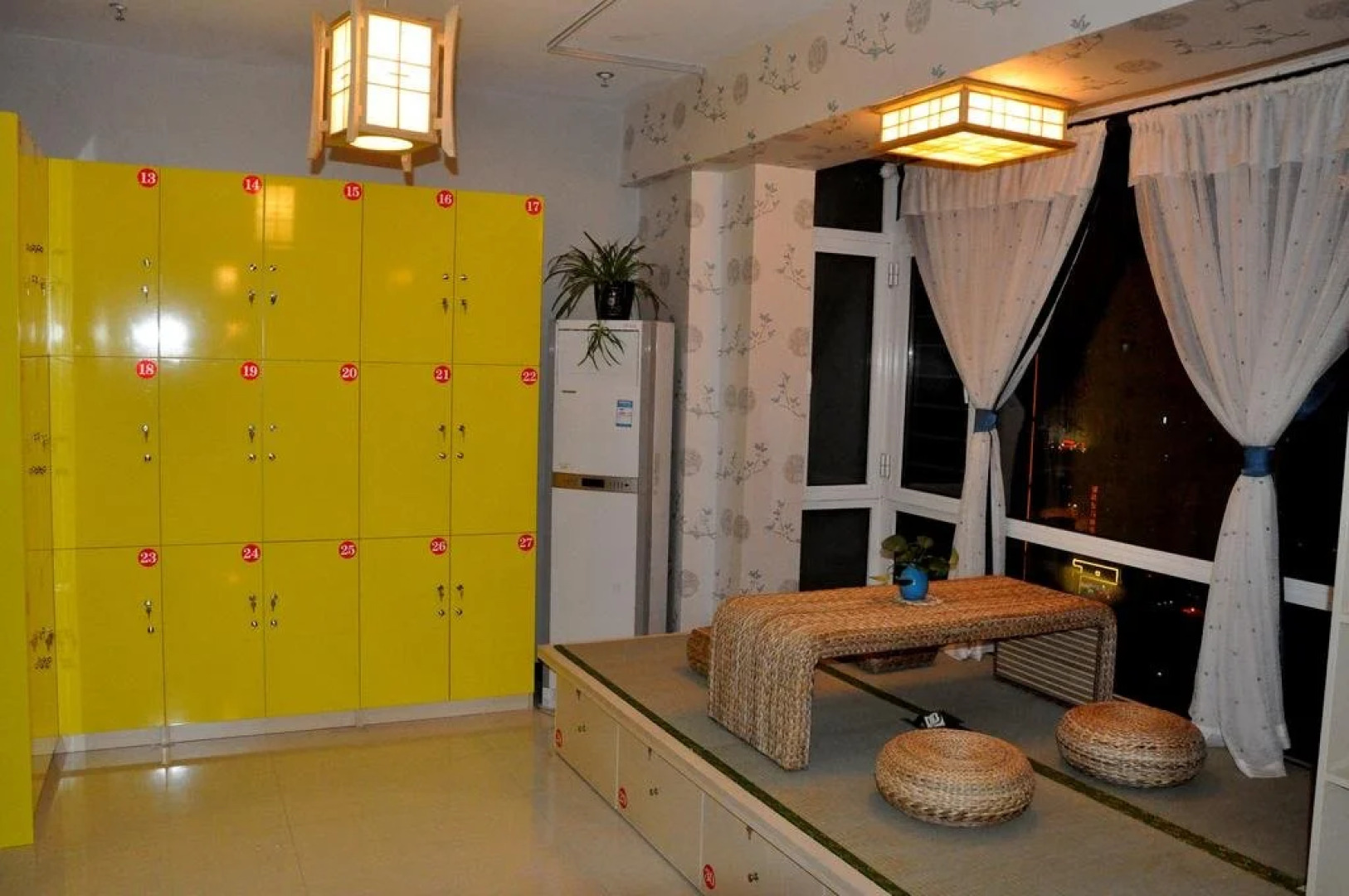 Simple Capsule Hotel Taiyuan Railway Station