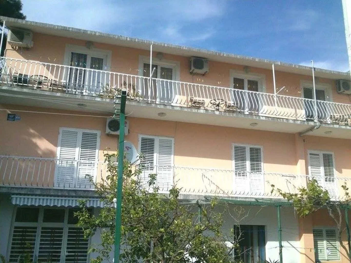Apartments Jela