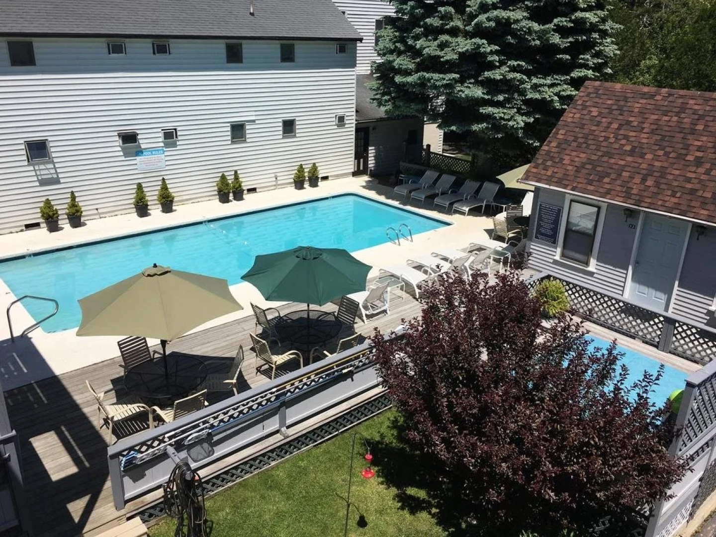 The Lighthouse Inn & Suites