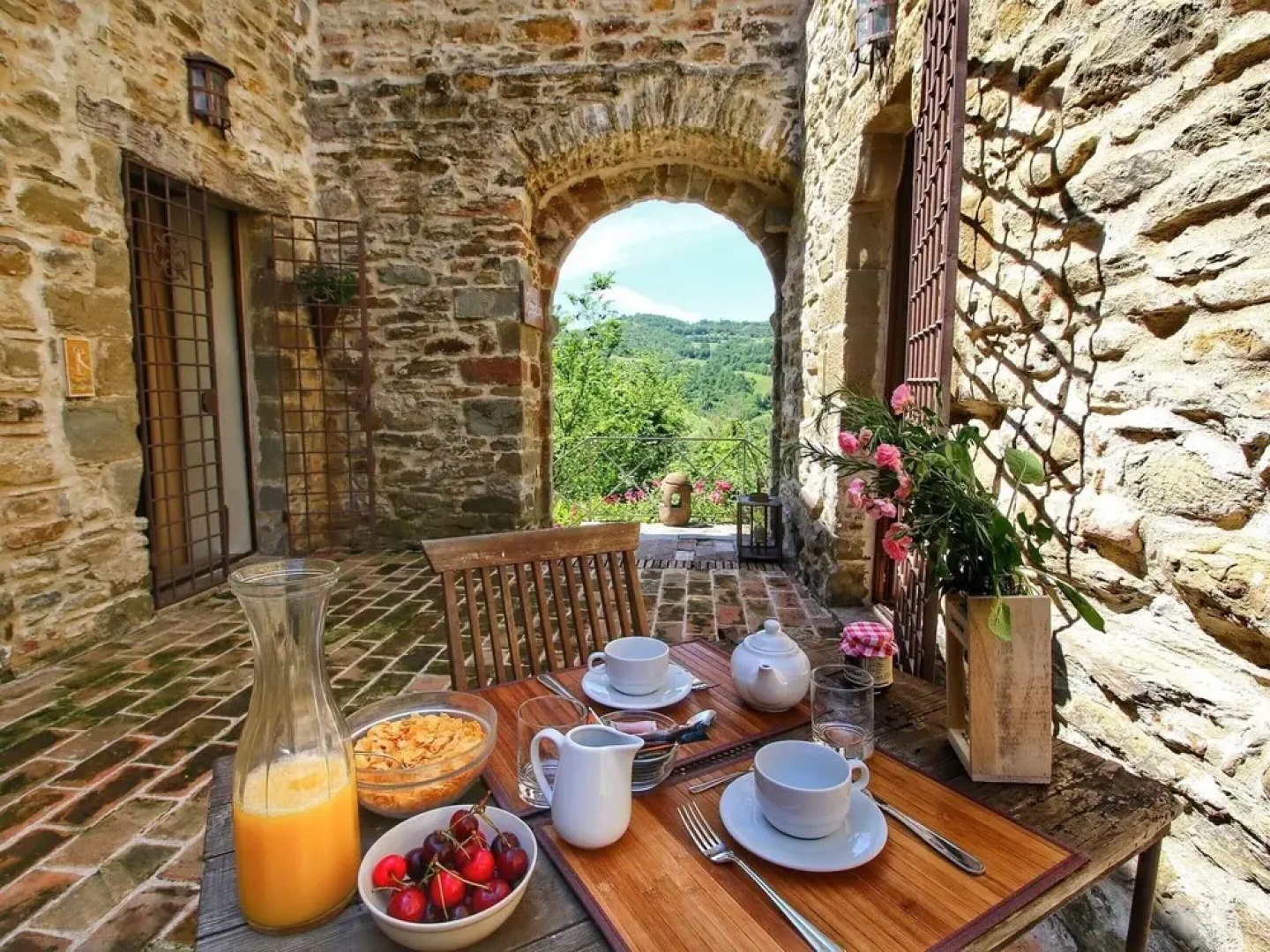 Lush Farmhouse in Umbertide With Pool