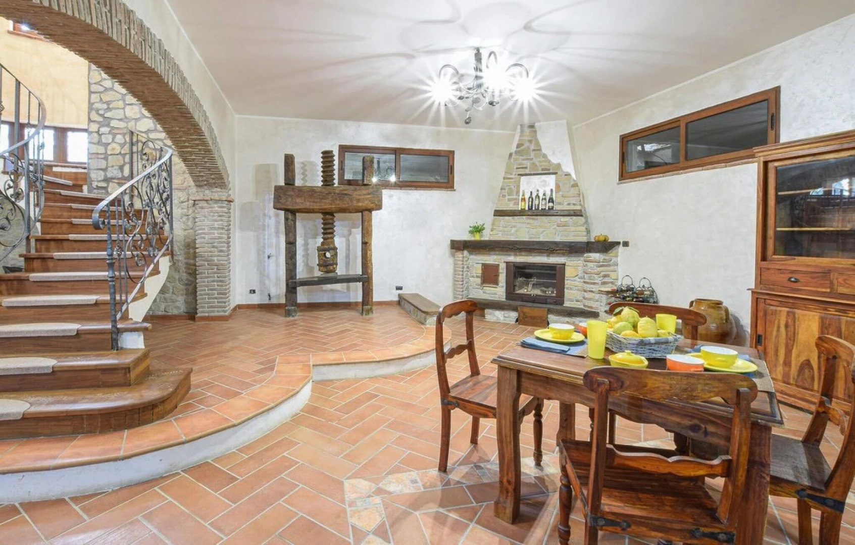 Amazing Home in Saline Ioniche With 4 Bedrooms, Wifi and Private Swimming Pool