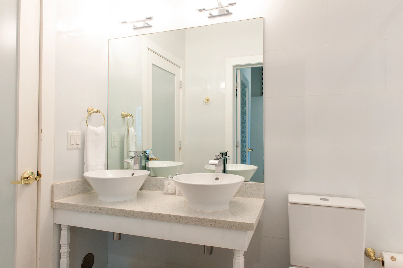 Oceanside Hotel and Suites