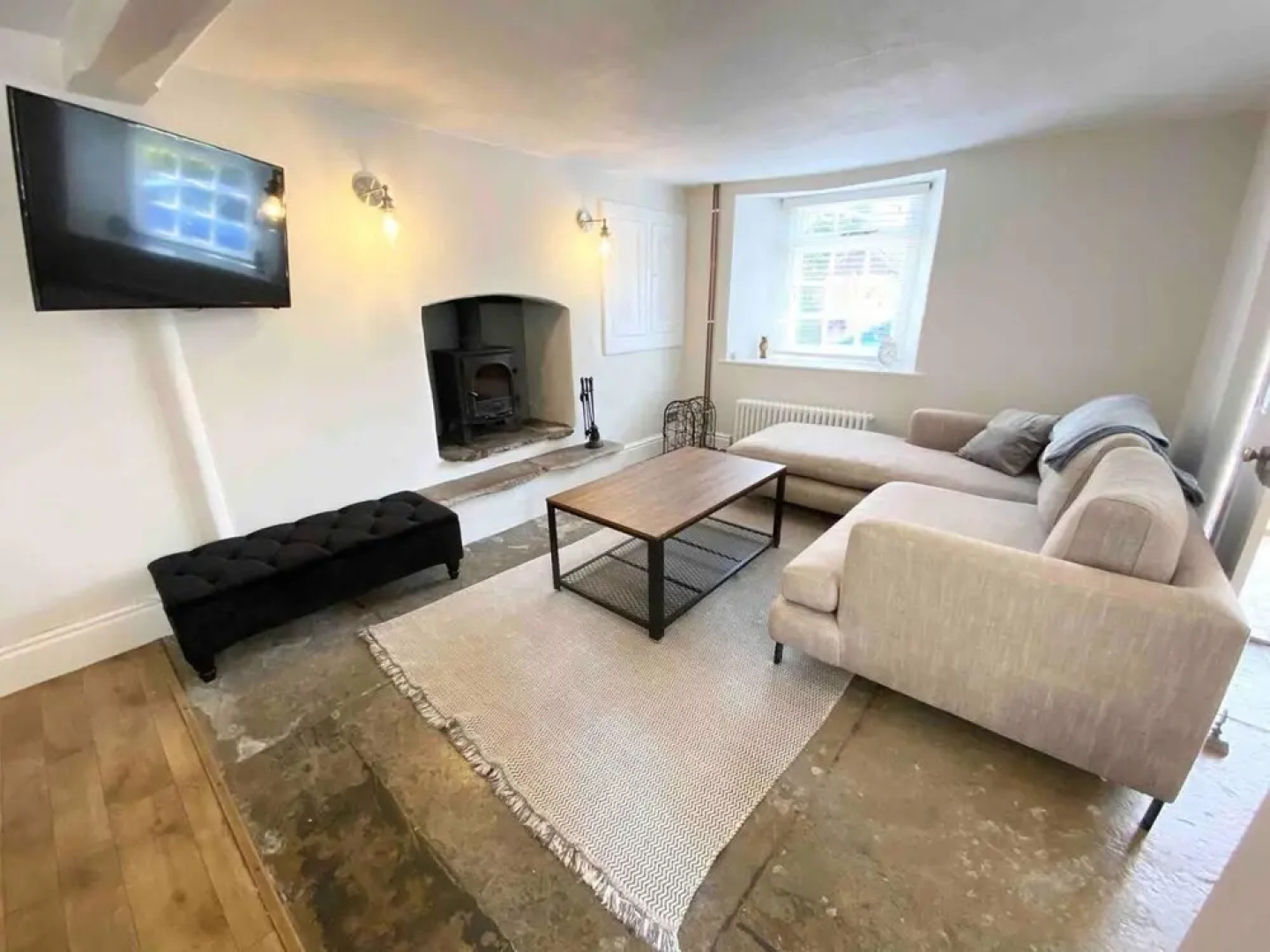 2 Bedroom Cottage - Sleeps 4 - Wifi, Fireplace