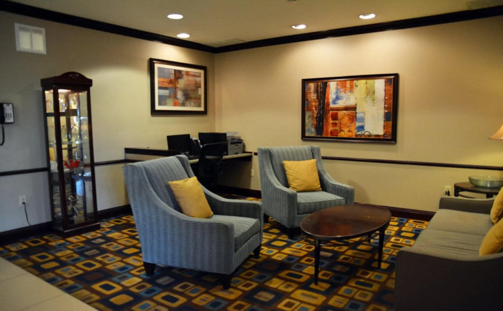 Holiday Inn Express & Suites Youngstown West - Austintown by IHG