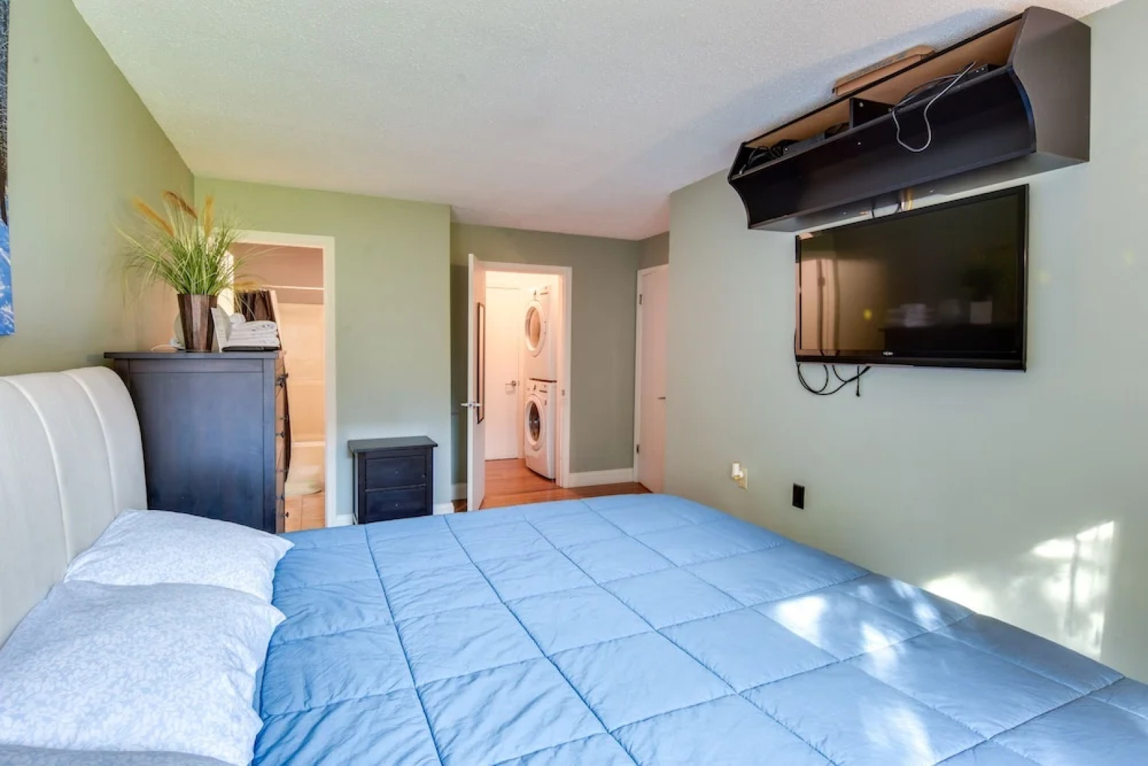 Ski-in/out & Golf Condo w/ A/C at Holiday Valley!