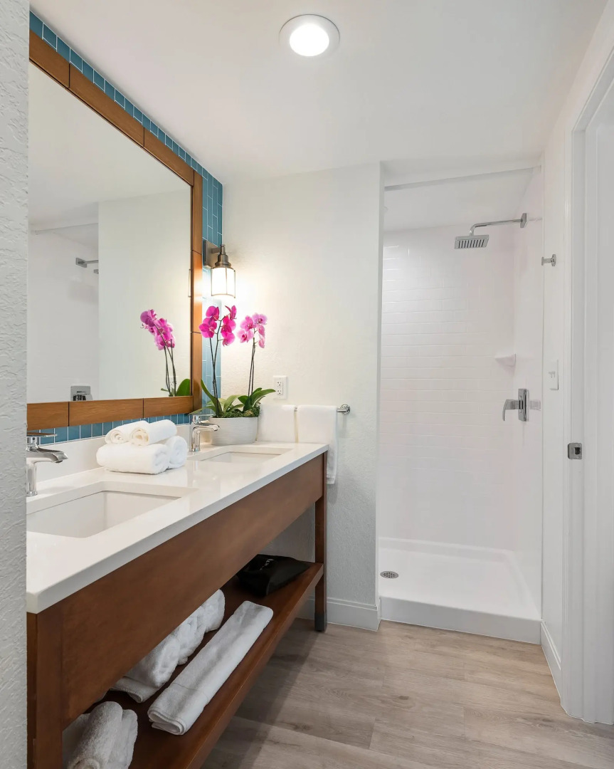 Compass Hotel by Margaritaville Anna Maria Sound