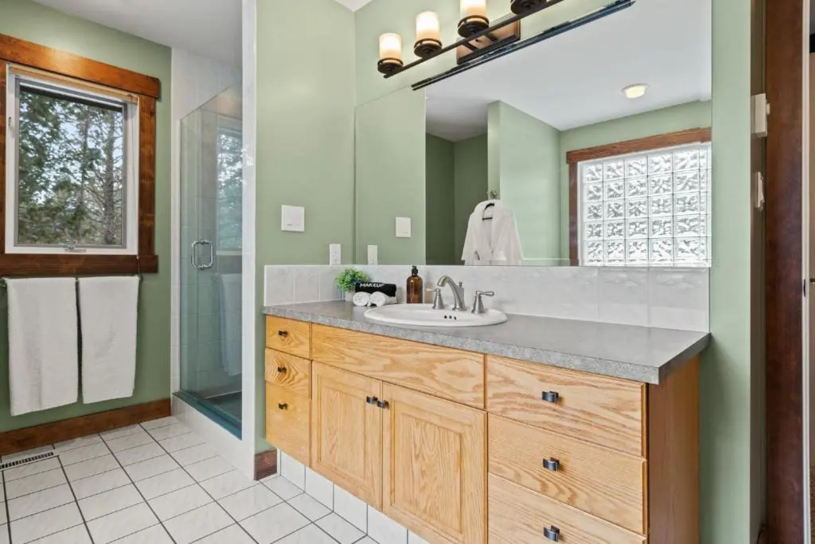 The Caribou Lodge I HotTub I Fireplace I Sleep16