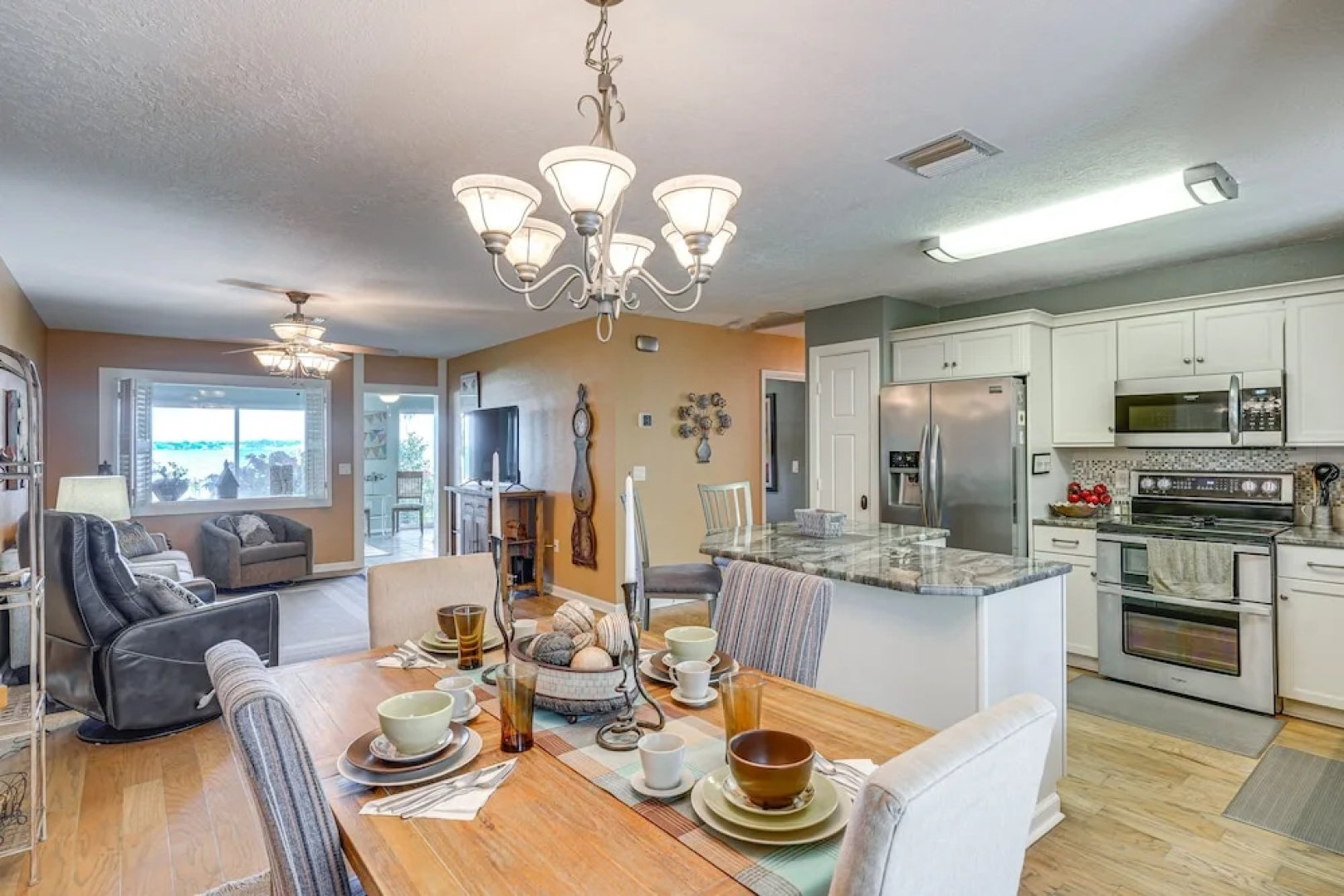 Auburndale Vacation Rental w/ Yard & Lake Views