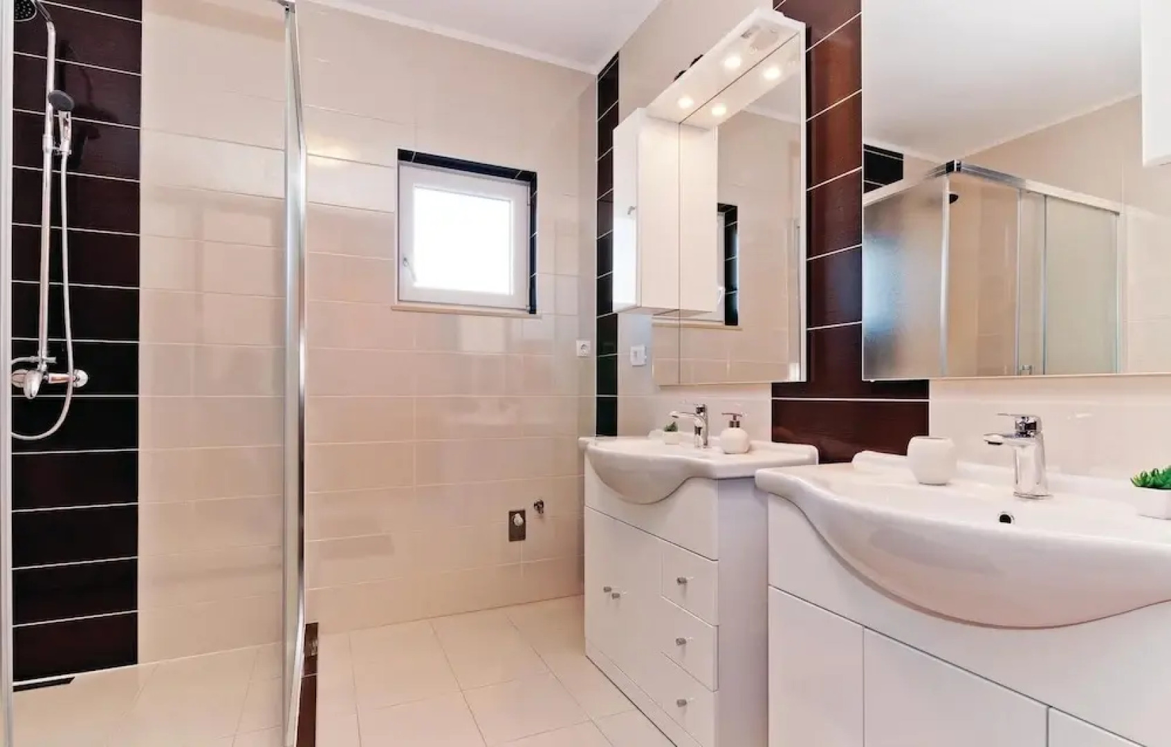 Beautiful Home in Gorica With Wifi and 4 Bedrooms