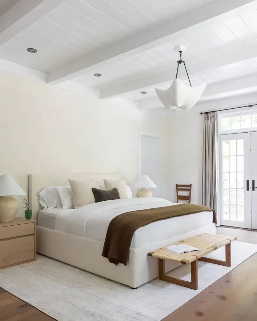 Luxurious 8 Bedroom Retreat With Pool East Hampton