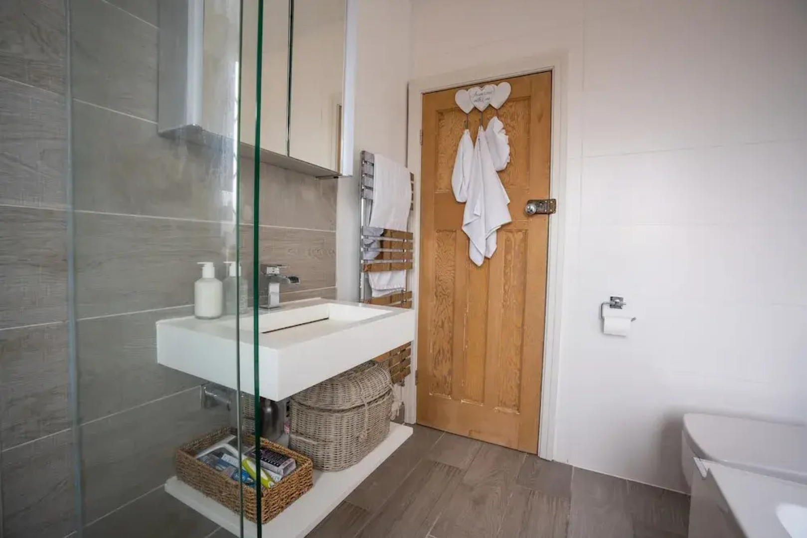 Contemporary Bright House 20 Min To Manc