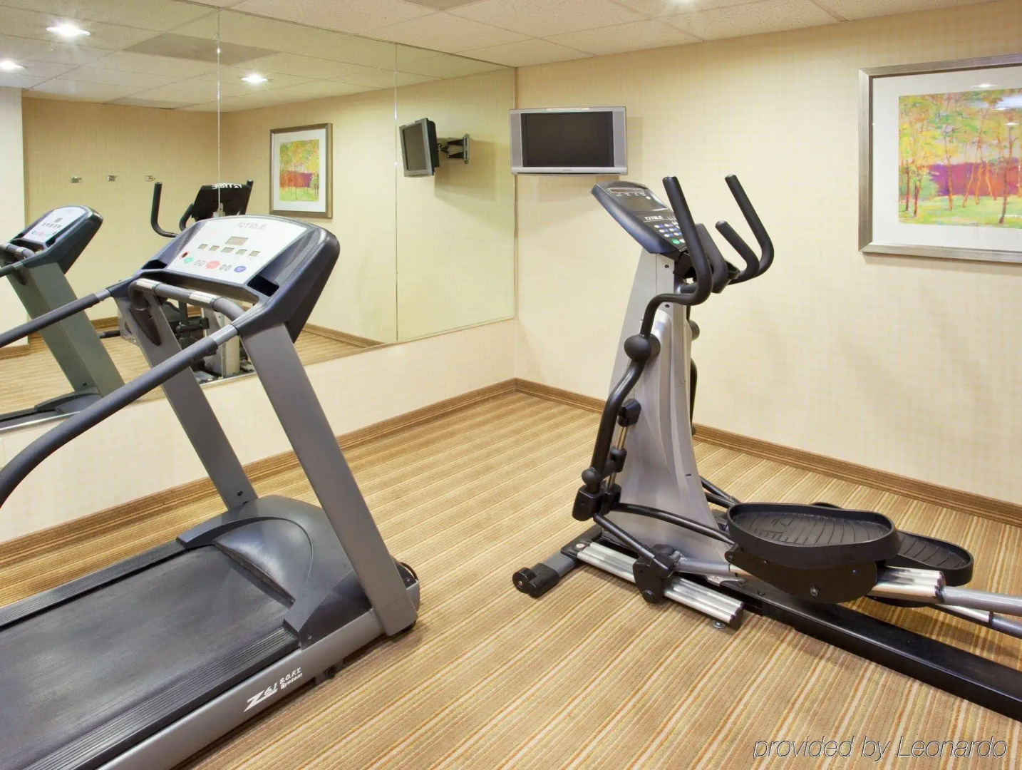 Holiday Inn Express Hotel & Suites River Park by IHG