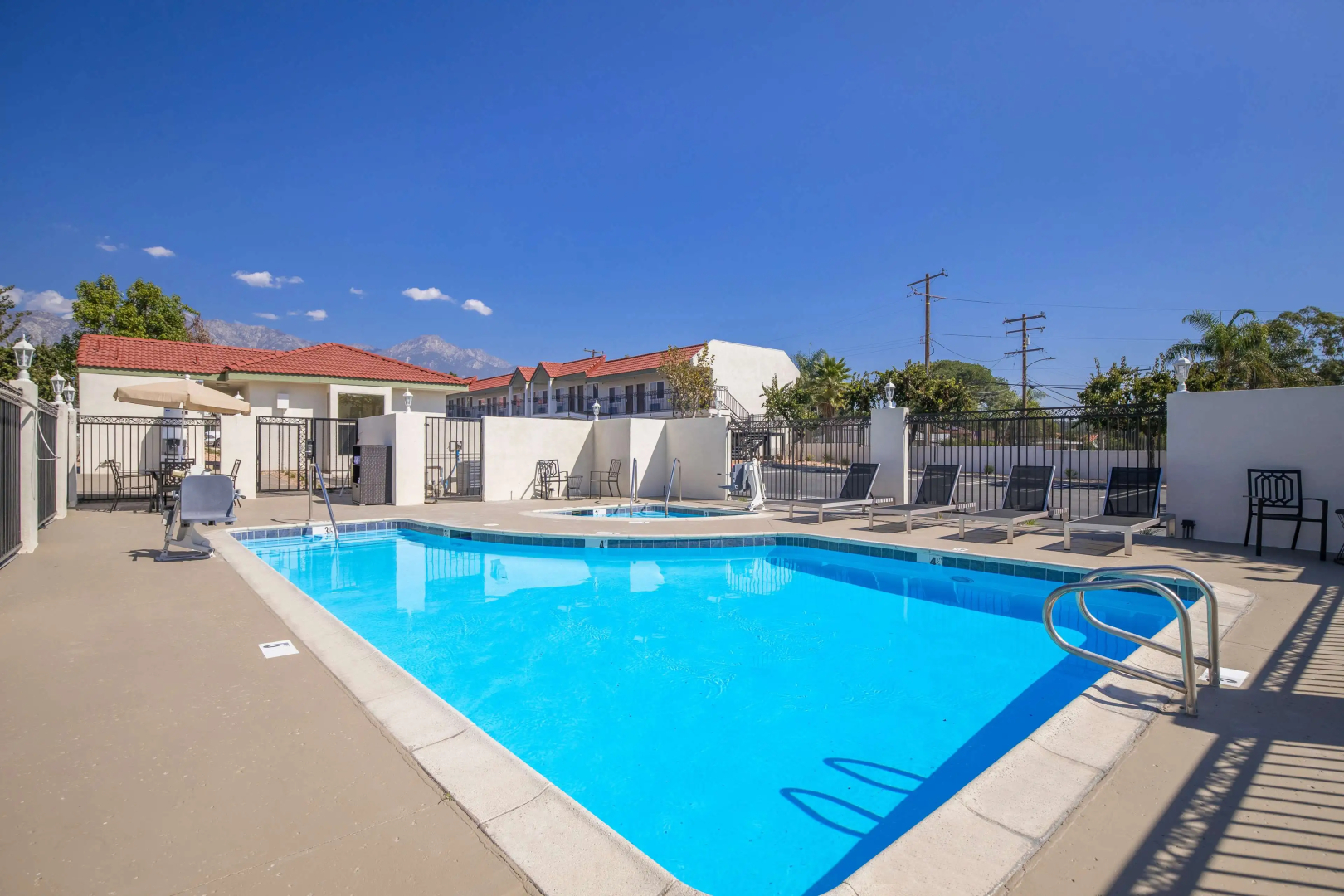 SureStay Plus By Best Western Upland Ontario North