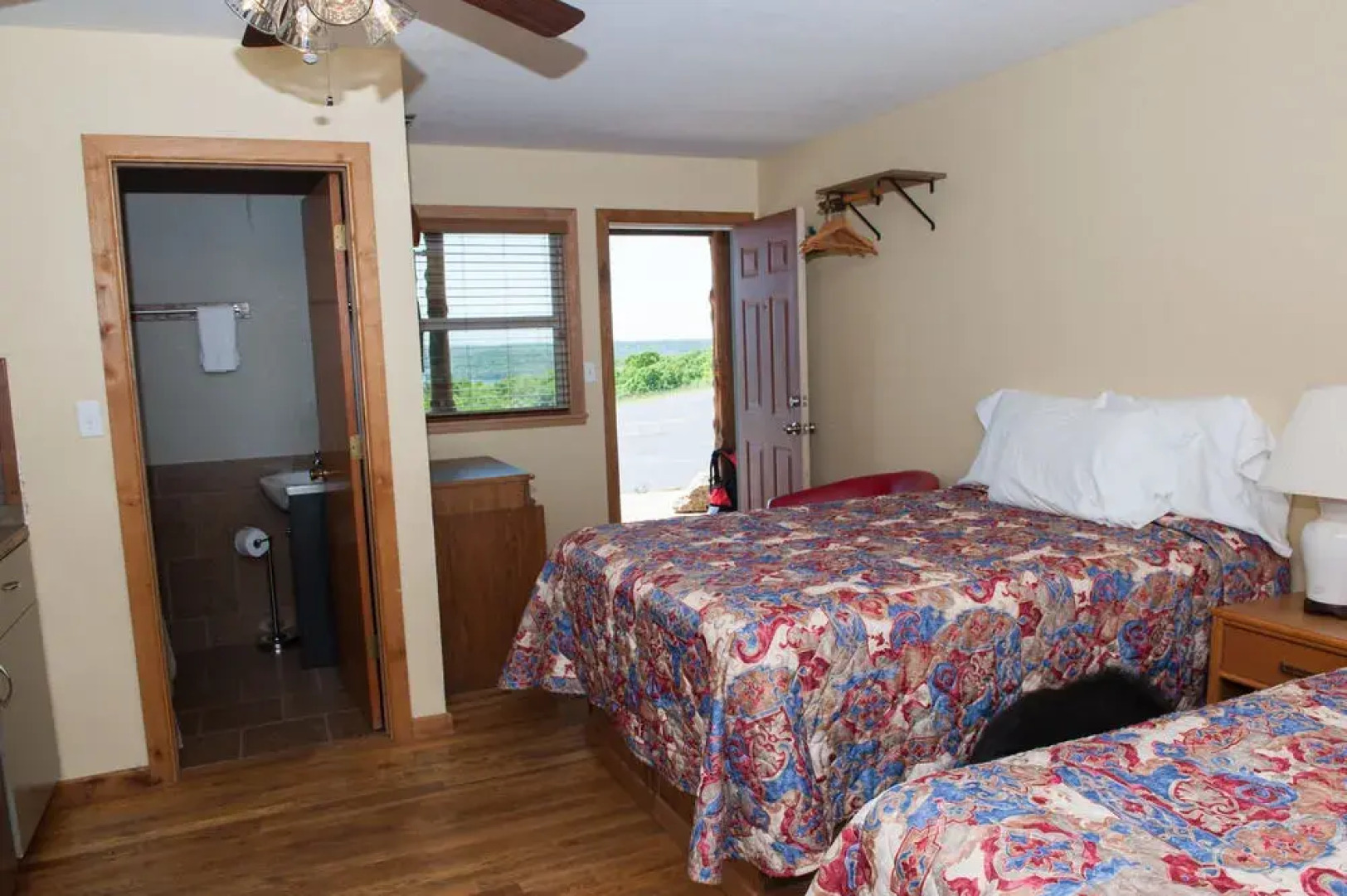 Beaver Lakeview Resort