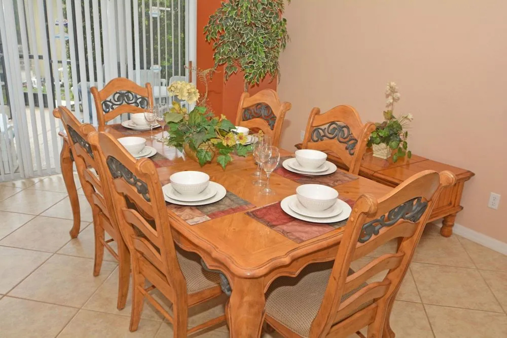 351CD Walters Retreat 5 Br villa by RedAwning