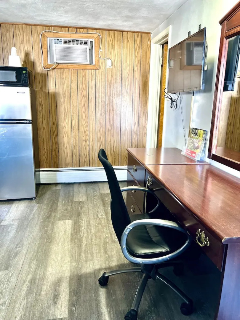 Traveler's Inn Motel